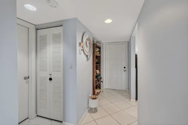 Property Slideshow image 2 of 82 | 7006 huntington ln apt 306, Delray Beach, FL, 33446