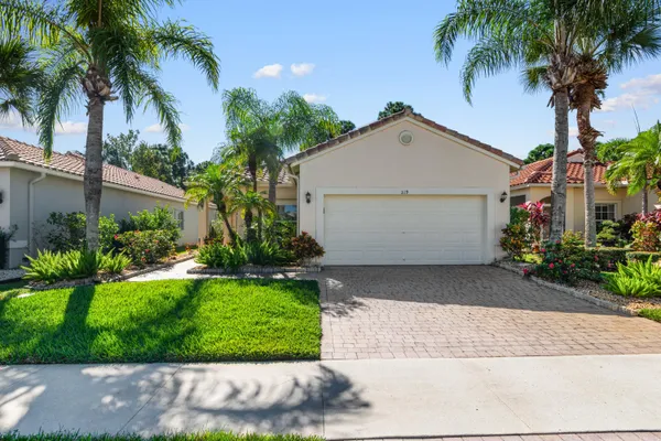 Property Slideshow image 3 of 56 | 319 nw treeline trce, Port St Lucie, FL, 34986