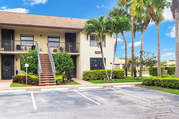 Property Slideshow image 2 of 57 | 7916 willow spring dr 1416, Lake Worth, FL, 33467