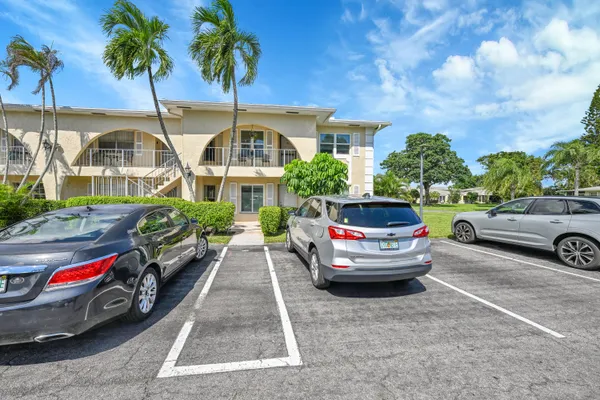 Property Slideshow image 2 of 24 | 13791 flora pl d, Delray Beach, FL, 33484