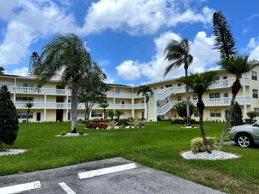 Property Slideshow image 2 of 23 | 198 dorset e unit e, Boca Raton, FL, 33434
