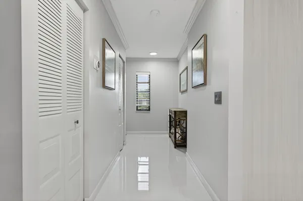 Property Slideshow image 2 of 55 | 8450 casa del lago j, Boca Raton, FL, 33433