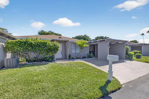 Property Slideshow image 3 of 64 | 14757 wildflower ln, Delray Beach, FL, 33446