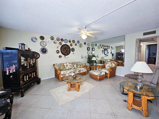 Property Slideshow image 3 of 21 | 131 somerset g, West Palm Beach, FL, 33417