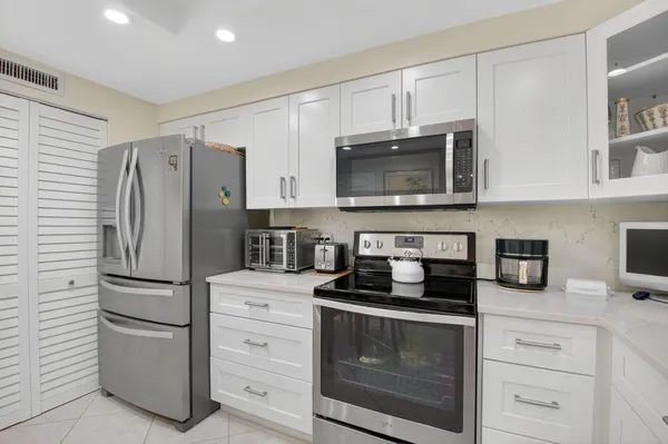 Property Slideshow image 3 of 87 | 16032 lomond hills trl apt 122, Delray Beach, FL, 33446