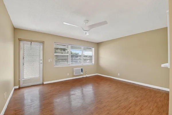 Property Slideshow image 2 of 41 | 265 windsor l, West Palm Beach, FL, 33417