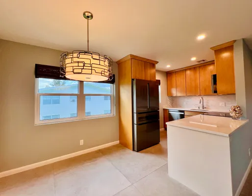 Property Slideshow image 2 of 19 | 105 camden e unit e, West Palm Beach, FL, 33417