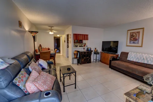 Property Slideshow image 2 of 18 | 383 markham r, Deerfield Beach, FL, 33442