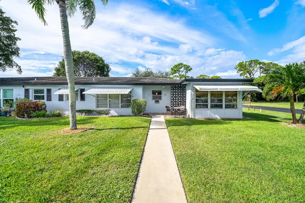 Property Slideshow image 2 of 23 | 510 high point dr d, Delray Beach, FL, 33445