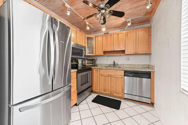 Property Slideshow image 3 of 36 | 490 burgundy k, Delray Beach, FL, 33484