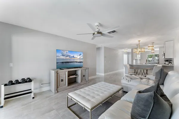 Property Slideshow image 2 of 43 | 1020 silk oak ter apt 204, Delray Beach, FL, 33445