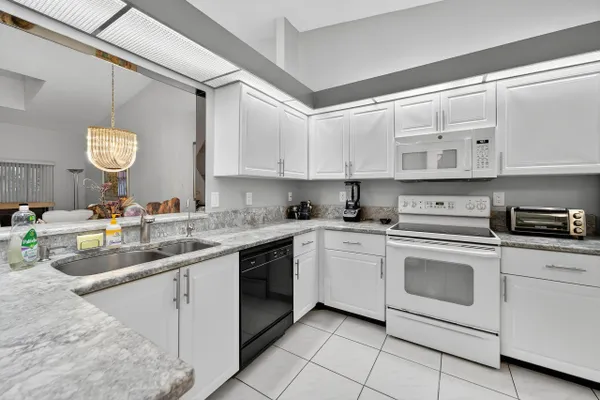 Property Slideshow image 3 of 62 | 6065 sunny manor ct, Delray Beach, FL, 33484