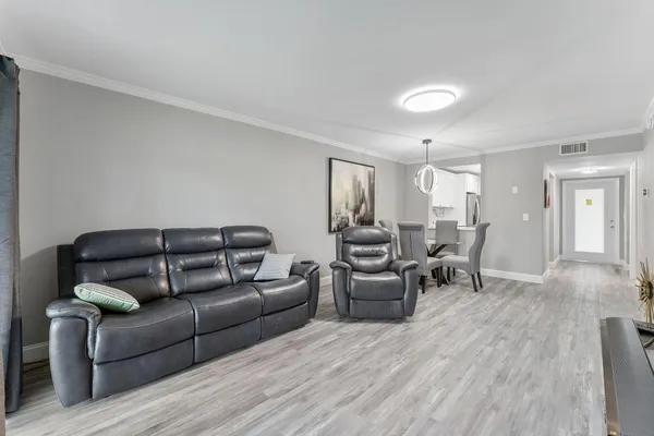 Property Slideshow image 3 of 23 | 118 lake constance dr, West Palm Beach, FL, 33411