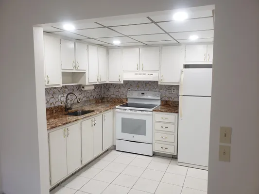 Property Slideshow image 3 of 19 | 688 burgundy o o, Delray Beach, FL, 33484