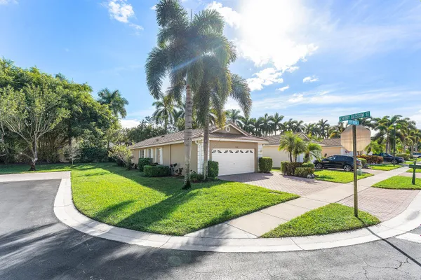 Property Slideshow image 2 of 57 | 9526 cherry blossom ct, Boynton Beach, FL, 33437