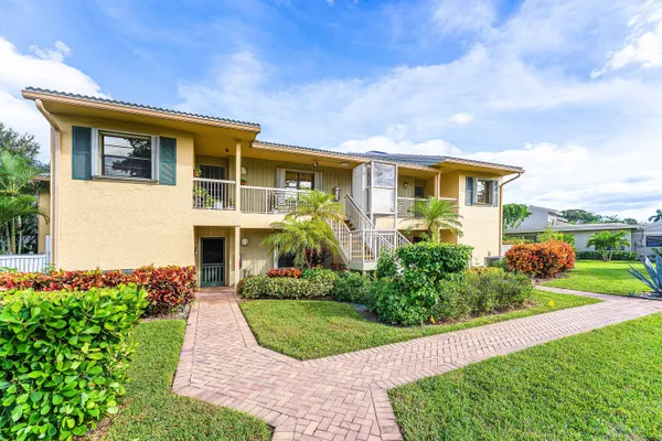 Property Slideshow image 2 of 48 | 5 eastgate dr a, Boynton Beach, FL, 33436