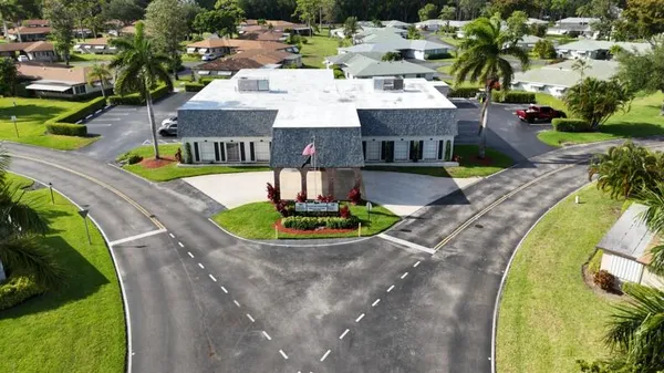 Property Slideshow image 2 of 51 | 521 sandpiper cir, Delray Beach, FL, 33445