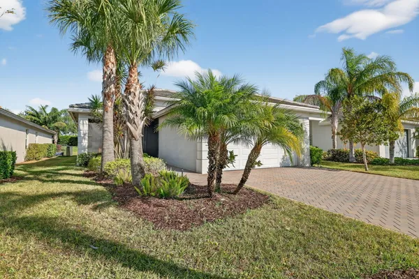 Property Slideshow image 3 of 95 | 11870 sw waterford isle way, Port St Lucie, FL, 34987