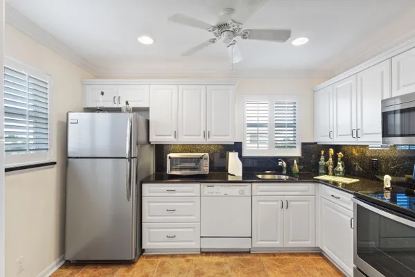 Property Slideshow image 2 of 28 | 14 colonial club dr apt 300, Boynton Beach, FL, 33435