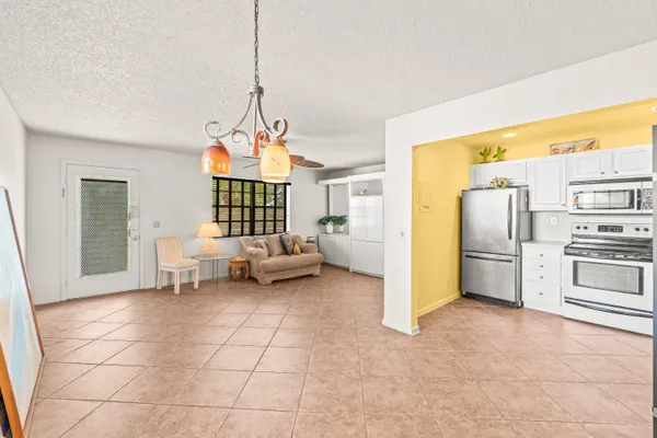 Property Slideshow image 2 of 38 | 410 saxony i i, Delray Beach, FL, 33446