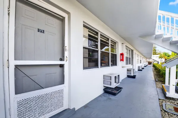 Property Slideshow image 2 of 42 | 332 northampton q q, West Palm Beach, FL, 33417