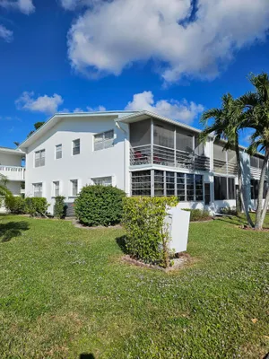 Property Slideshow image 2 of 13 | 133 camden f, West Palm Beach, FL, 33417