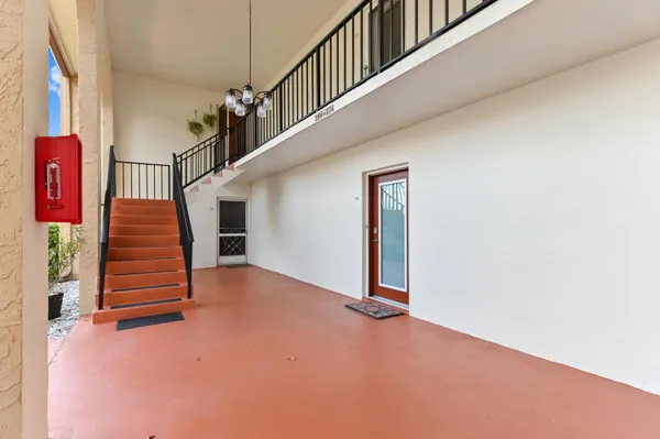 Property Slideshow image 2 of 22 | 368 lake frances dr, West Palm Beach, FL, 33411