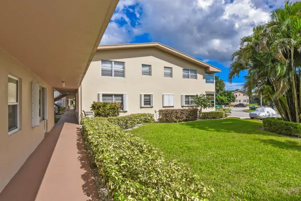 Property Slideshow image 3 of 47 | 262 bedford k, West Palm Beach, FL, 33417