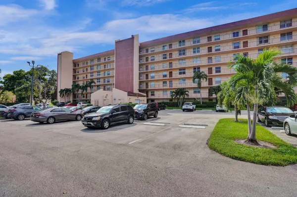 Property Slideshow image 2 of 38 | 14671 bonaire blvd 306, Delray Beach, FL, 33446