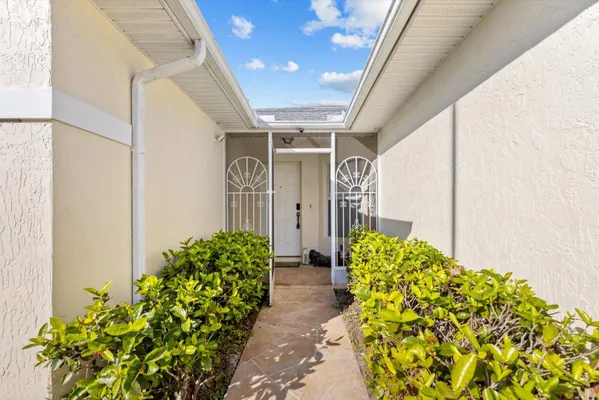 Property Slideshow image 3 of 42 | 6202 alexandria cir, Fort Pierce, FL, 34982