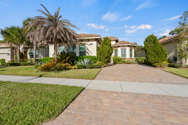 Property Slideshow image 3 of 72 | 10937 sw visconti way, Port St Lucie, FL, 34986