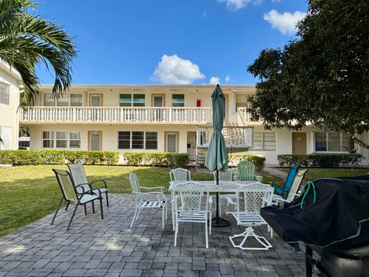 Property Slideshow image 2 of 25 | 148 bedford f f, West Palm Beach, FL, 33417