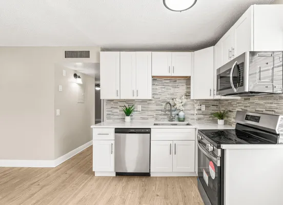 Property Slideshow image 3 of 38 | 222 piedmont e unit e, Delray Beach, FL, 33484