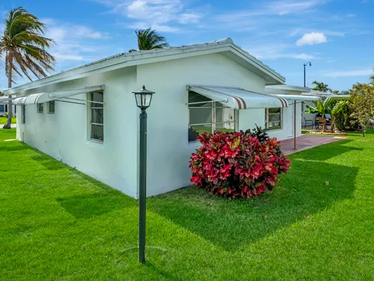Property Slideshow image 3 of 29 | 121 nw 31st ct, Pompano Beach, FL, 33064