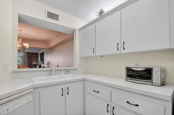 Property Slideshow image 3 of 42 | 23249 barwood ln 405, Boca Raton, FL, 33428