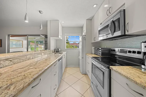 Property Slideshow image 3 of 21 | 4875 nw 3rd ct c, Delray Beach, FL, 33445