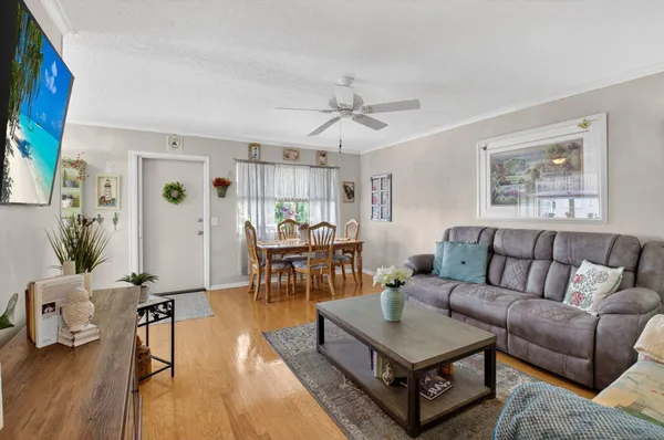 Property Slideshow image 2 of 25 | 480 horizons 212, Boynton Beach, FL, 33435