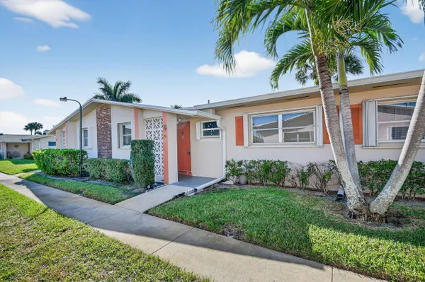Property Slideshow image 3 of 57 | 2667 dudley dr b, West Palm Beach, FL, 33415