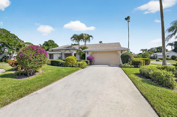 Property Slideshow image 2 of 84 | 2905 riviera dr, Delray Beach, FL, 33445