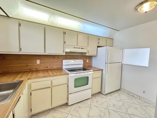 Property Slideshow image 2 of 25 | 4700 lucerne lakes blvd 407, Lake Worth, FL, 33467