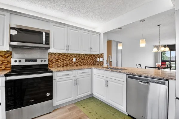 Property Slideshow image 2 of 36 | 5785 fairway park ct 204, Boynton Beach, FL, 33437