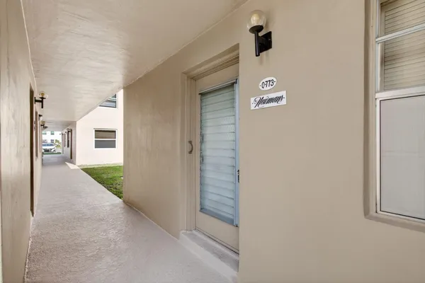 Property Slideshow image 2 of 50 | 773 burgundy q, Delray Beach, FL, 33484