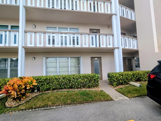 Property Slideshow image 2 of 30 | 111 greenbrier b, West Palm Beach, FL, 33417