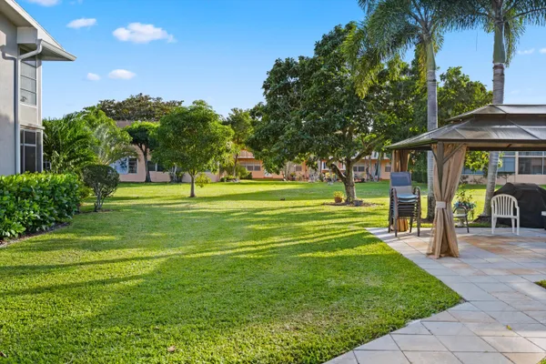 Property Slideshow image 3 of 22 | 380 sheffield p, West Palm Beach, FL, 33417