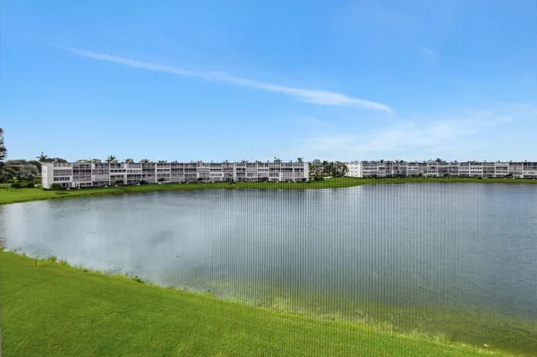 Property Slideshow image 3 of 22 | 4089 guildford e unit e, Boca Raton, FL, 33434