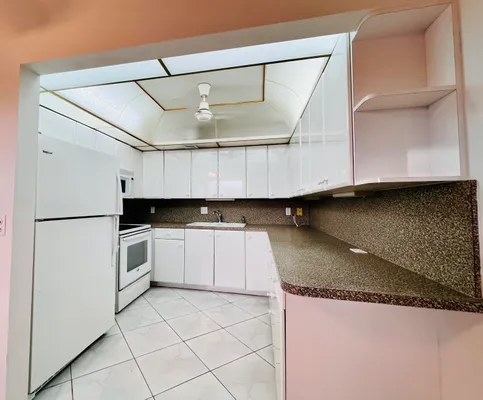 Property Slideshow image 2 of 19 | 461 wellington j, West Palm Beach, FL, 33417