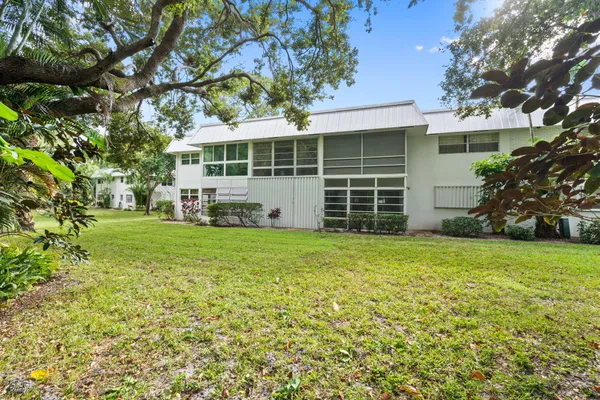 Property Slideshow image 3 of 25 | 2929 se ocean blvd 104-4, Stuart, FL, 34996