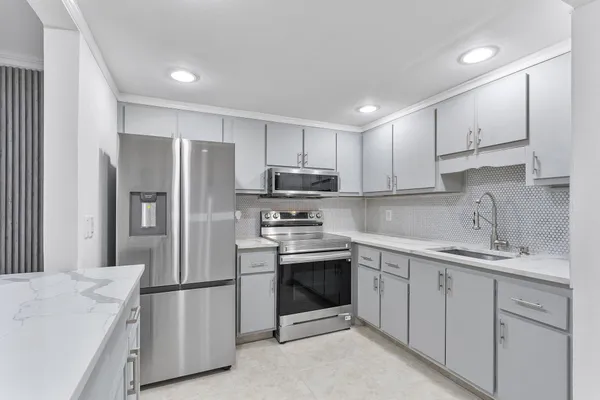 Property Slideshow image 2 of 18 | 527 brittany k k, Delray Beach, FL, 33446