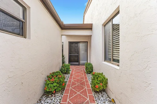 Property Slideshow image 3 of 50 | 6112 kings gate cir, Delray Beach, FL, 33484