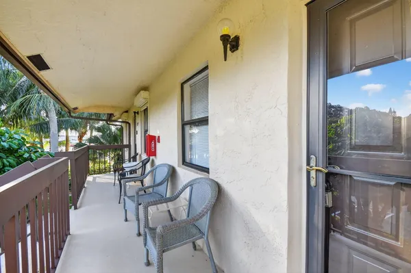 Property Slideshow image 3 of 35 | 4542 lucerne lakes blvd 202, Lake Worth, FL, 33467